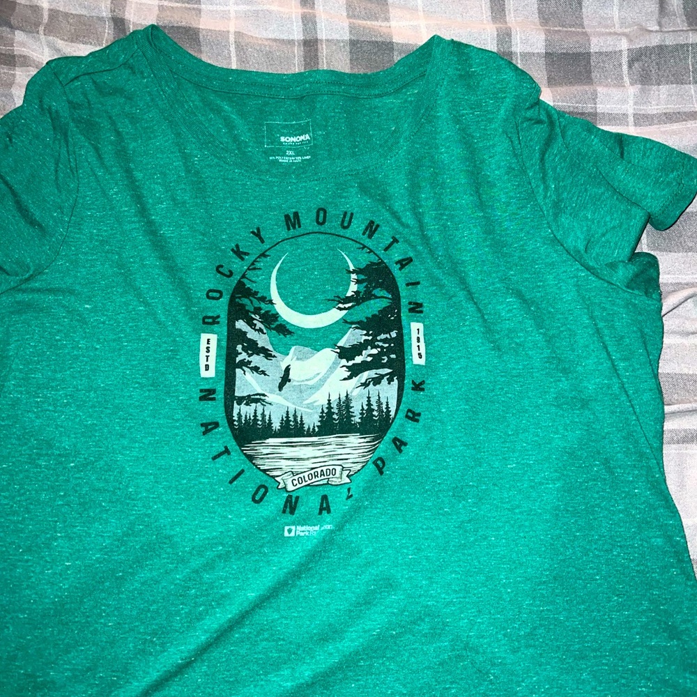 Sonoma green tee
